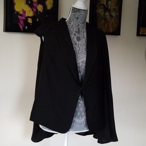 F21+ Short sleeved blazer/caplet